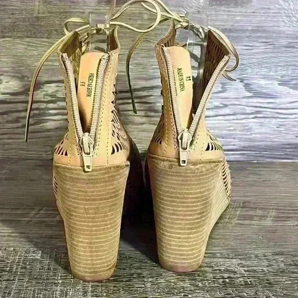 Jeffrey Campbell Rayos Perforated Cut out Wedge Heels Size 9.5 - Picture 6 of 14